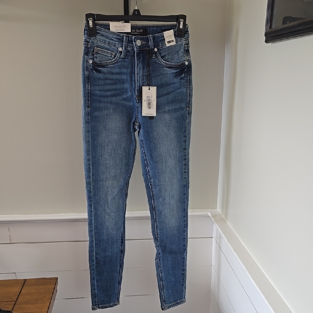 Judy Blue Med Wash Skinny Jeans
